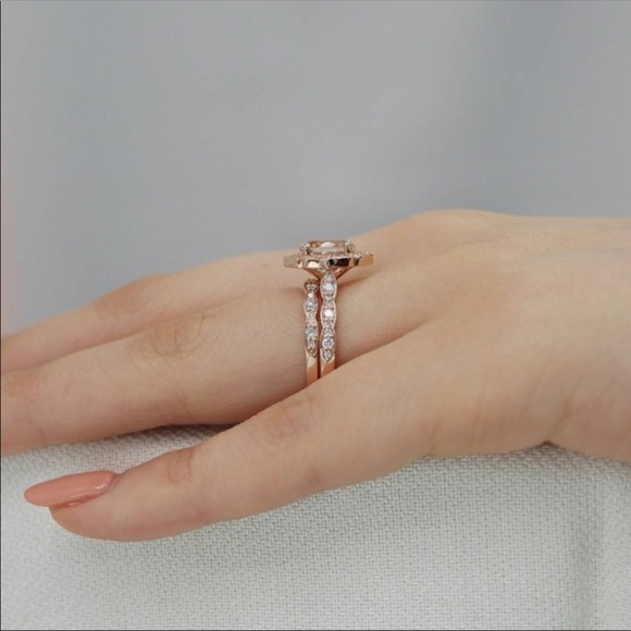 Last one! Lovely Rose Gold Ring Set - Picture 4 of 7